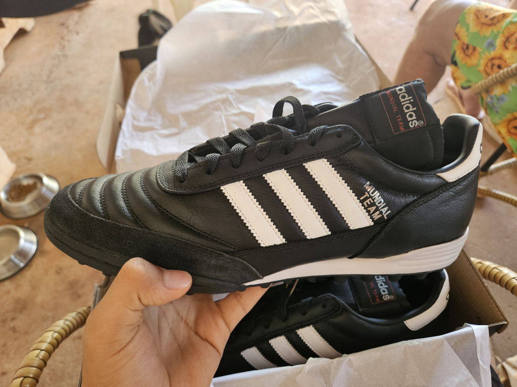 Chuteira Society Adidas Mundial Team Unissex - Preto+Branco | Netshoes