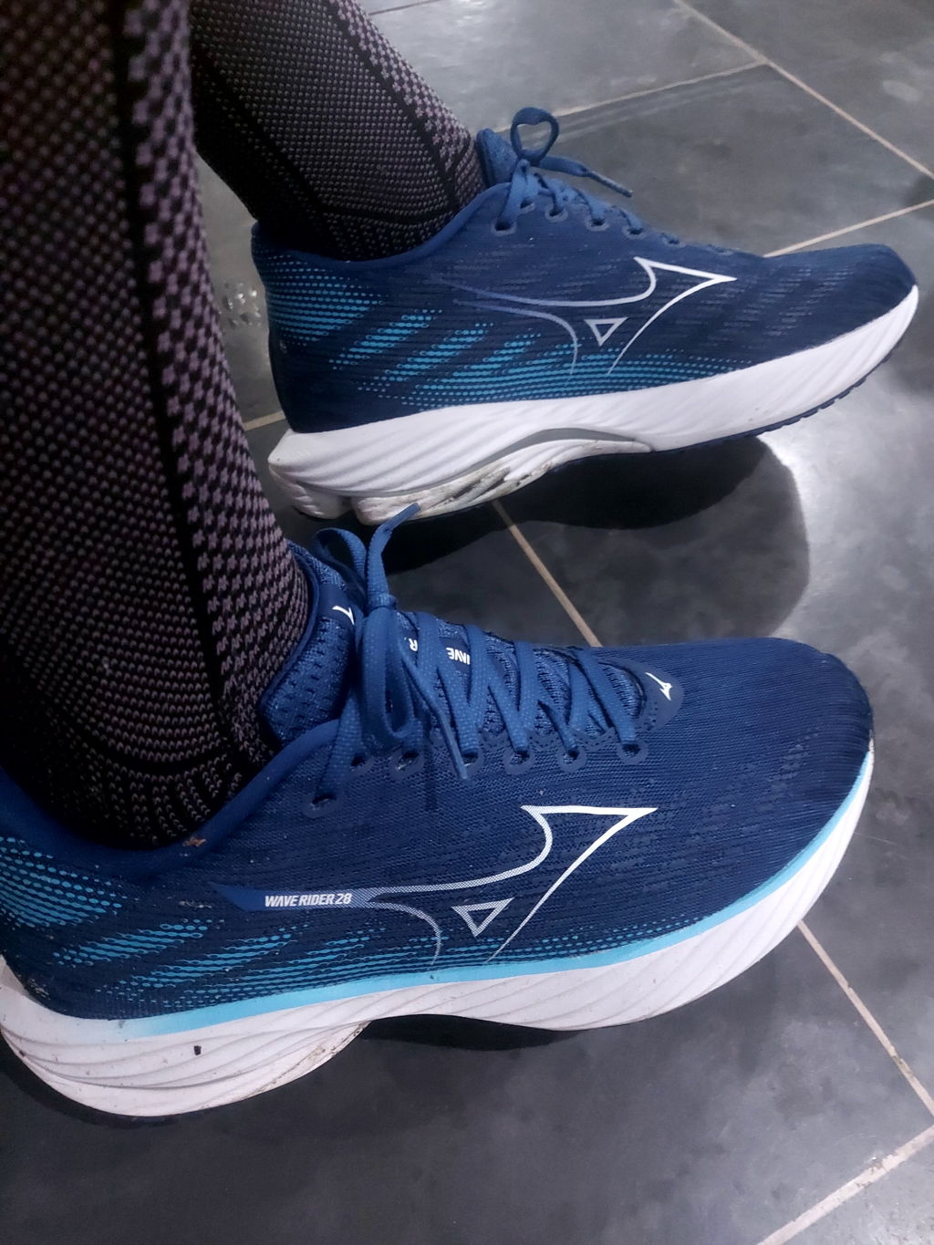 Tênis Mizuno Wave Rider 28 - Azul Escuro | Netshoes