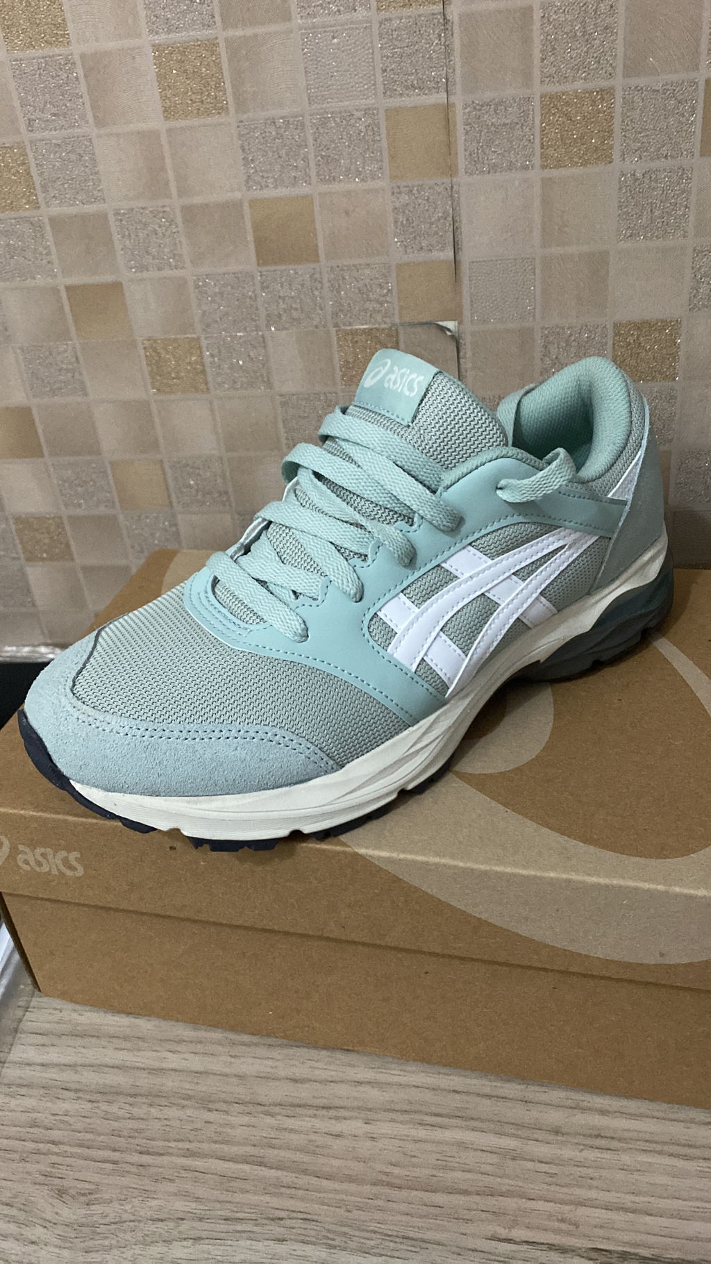 Tênis Asics Gel Takumi Feminino - Bege+Branco | Netshoes